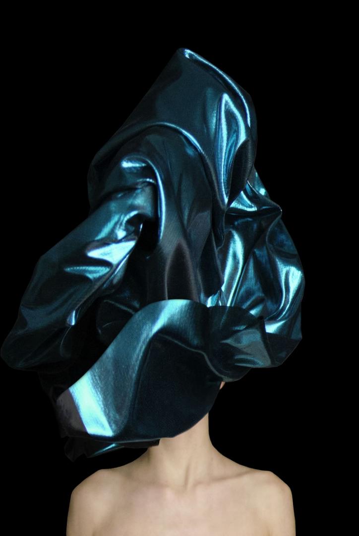 Sissa Micheli, The Metaphysics of Folds III, 2025, Archivfester Pigmentdruck auf Fine Art Baryta, 60 x 40 cm © Sissa Micheli