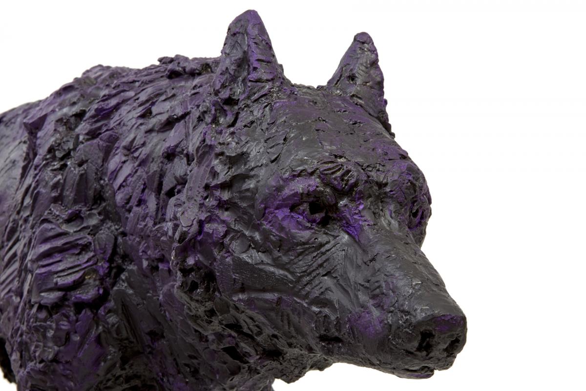 Judith Wagner, trabender Wolf (Detail), 2020, Bronzeguss, lebensgroß