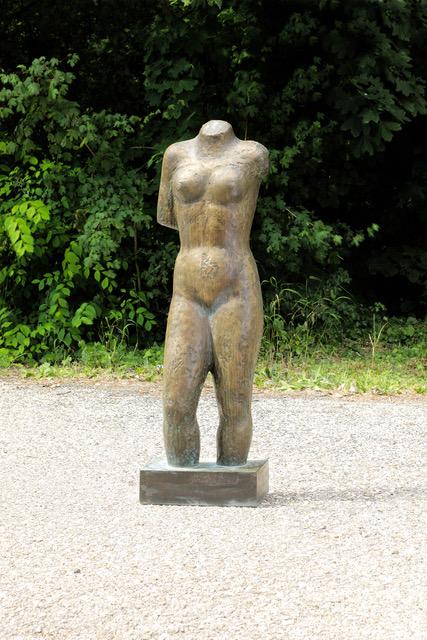 Annemarie Avramidis in der Galerie Weihergut in Salzburg