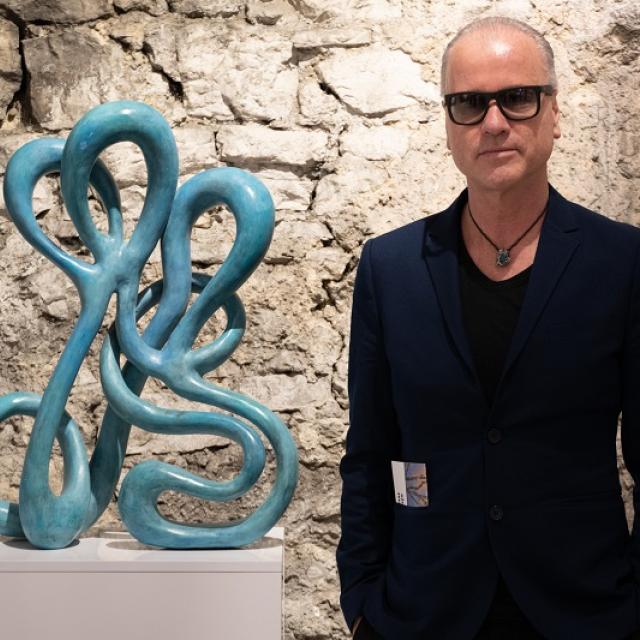 Skulpturen von Mario Dalpra in der aktuellen Ausstellung sichtbar machen Mario Dalpra